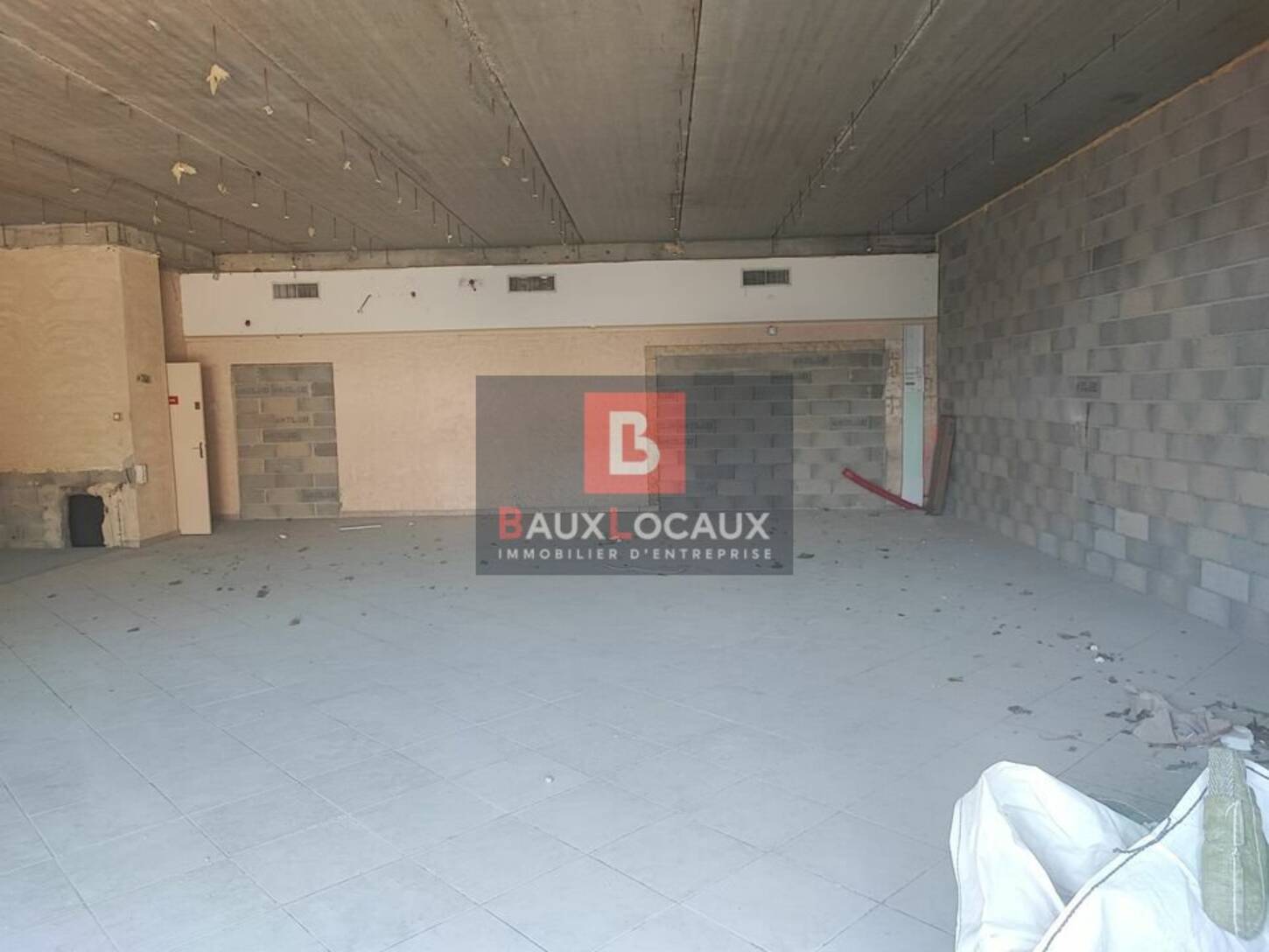 REXIM - Local commercial - Bouches-du-Rhône - Saint-Martin-de-Crau - 2