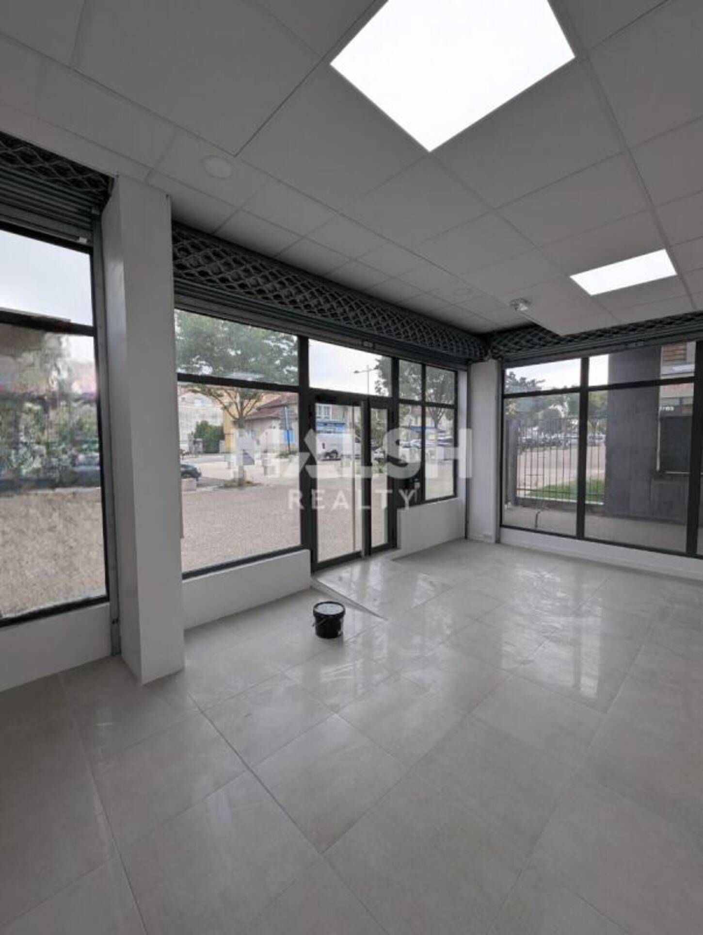 REXIM - Local commercial - Rhône - Sathonay-Camp - 2