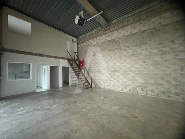 REXIM - Entrepôt - Saint-Thibault-des-Vignes - 1