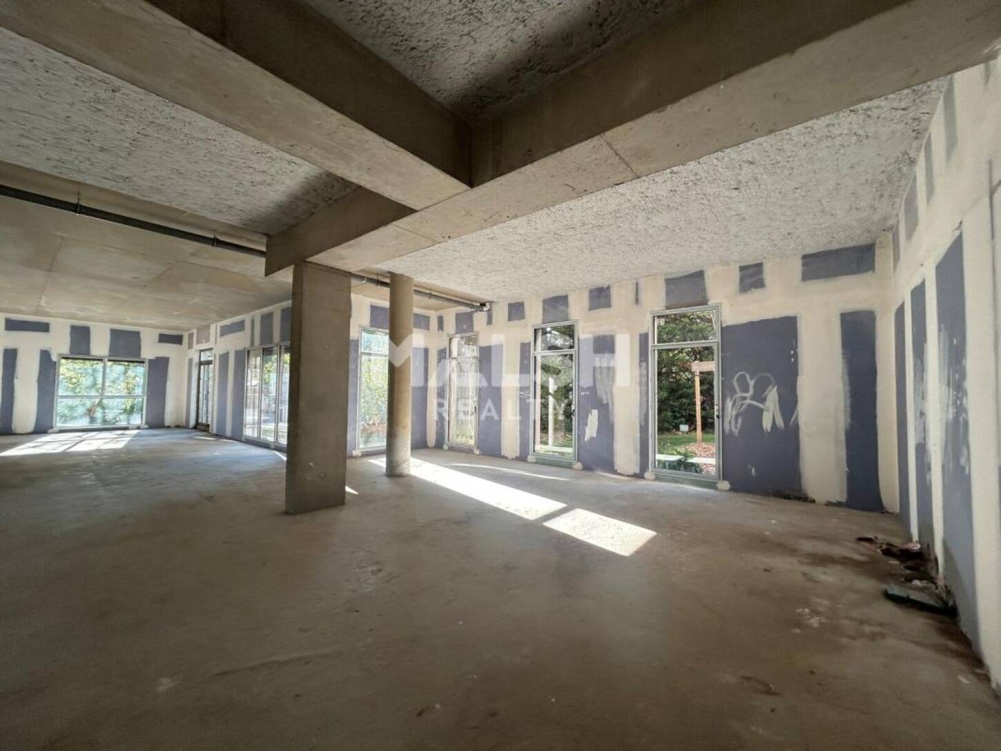 REXIM - Local commercial - Rhône - Saint-Genis-Laval - 2