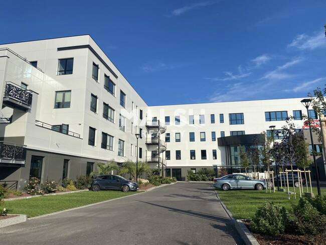 REXIM - Bureau - Rhône - Genas - 1