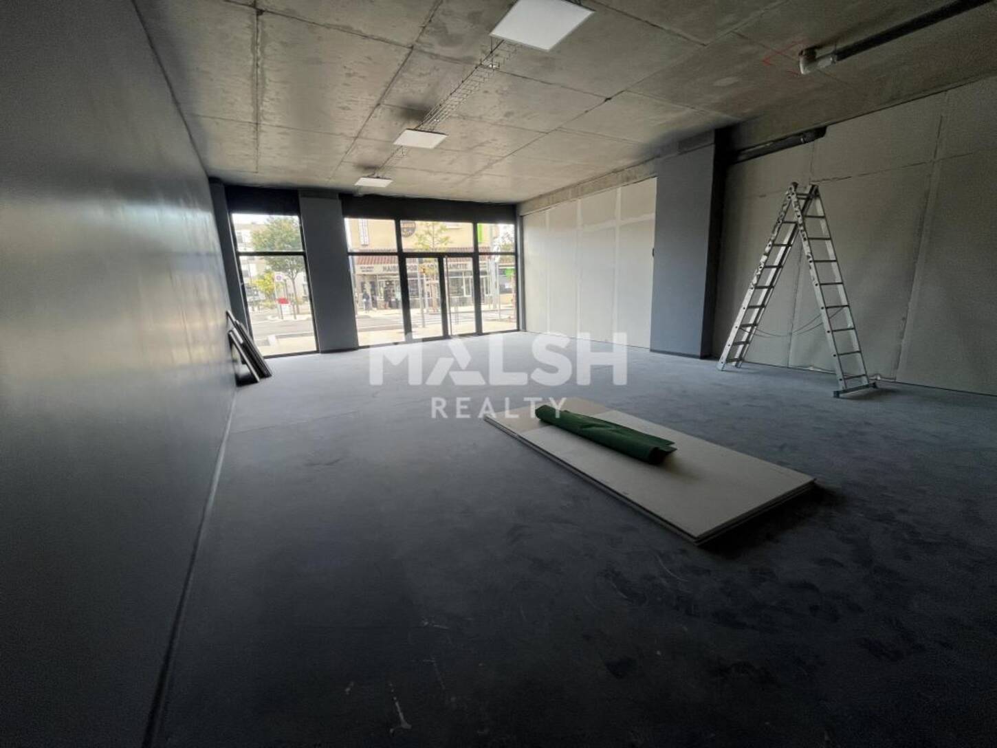 REXIM - Local commercial - Rhône - Saint-Laurent-de-Mure - 2